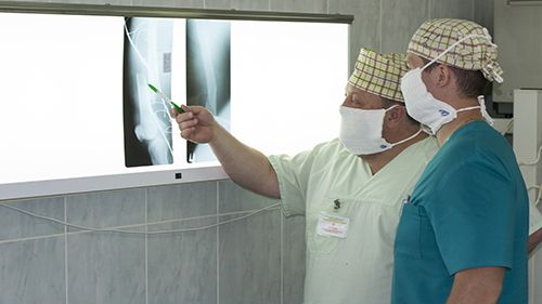 В УЗ «Могилевская городская больница скорой медицинской помощи» проведена операция по тотальному эндопротезированию коленного сустава